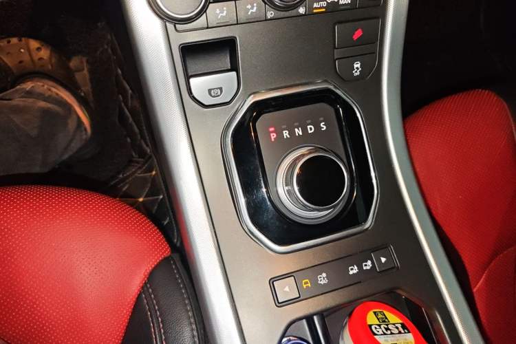 Used Land Rover Range Evoque 2013 2.0T 5-Door Ignite Edition Gear Lever