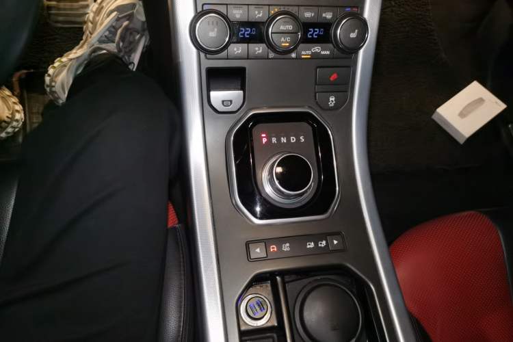 Used Land Rover Range Evoque 2013 2.0T 5-Door Ignite Edition Gear Lever