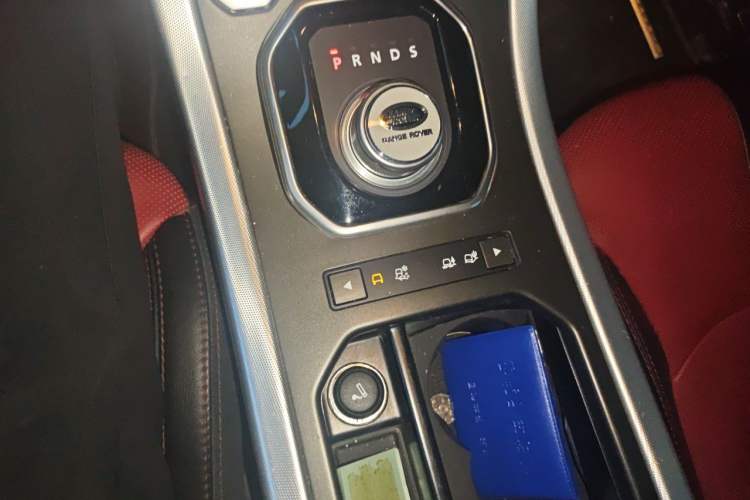 Used Land Rover Range Evoque 2013 2.0T 5-Door Ignite Edition Gear Lever