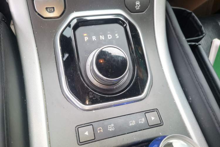 Used Land Rover Range Evoque 2013 2.0T 3-Door Ignite Edition Gear Lever