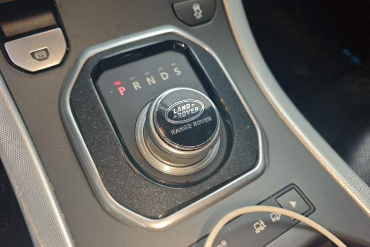 Used Land Rover Range Evoque 2013 2.0T 5-Door Ignite Edition Gear Lever