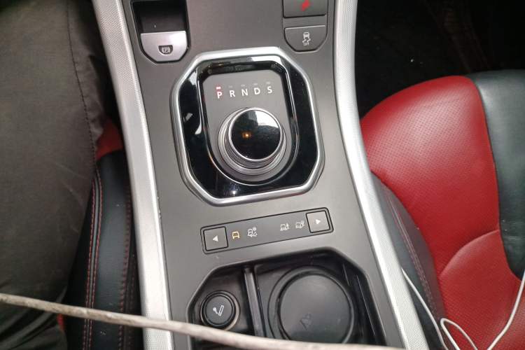 Used Land Rover Range Evoque 2013 2.0T 5-Door Ignite Edition Gear Lever