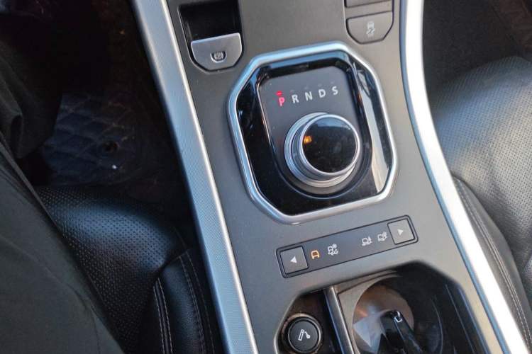 Used Land Rover Range Evoque 2013 2.0T 5-Door Ignite Edition Gear Lever
