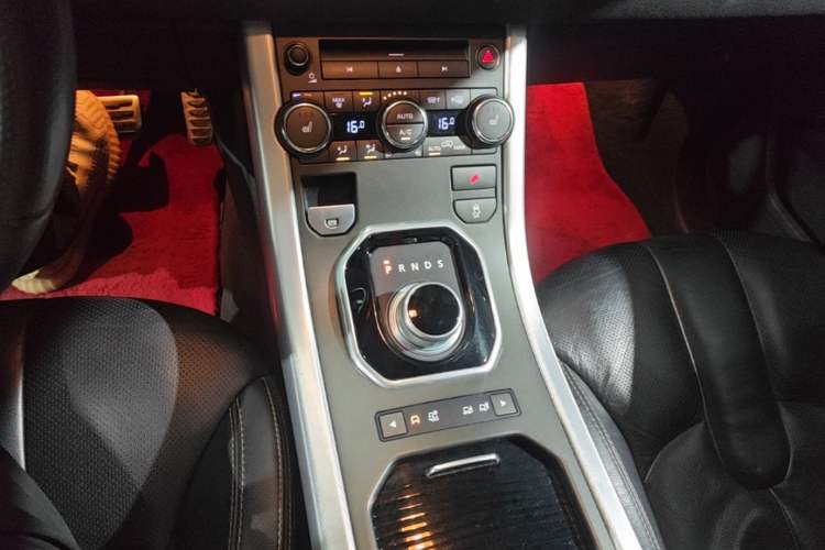 Used Land Rover Range Evoque 2013 2.0T 5-Door Ignite Edition Gear Lever