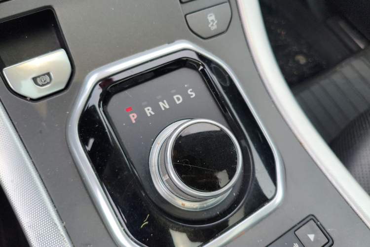 Used Land Rover Range Evoque 2013 2.0T 5-Door Ignite Edition Gear Lever