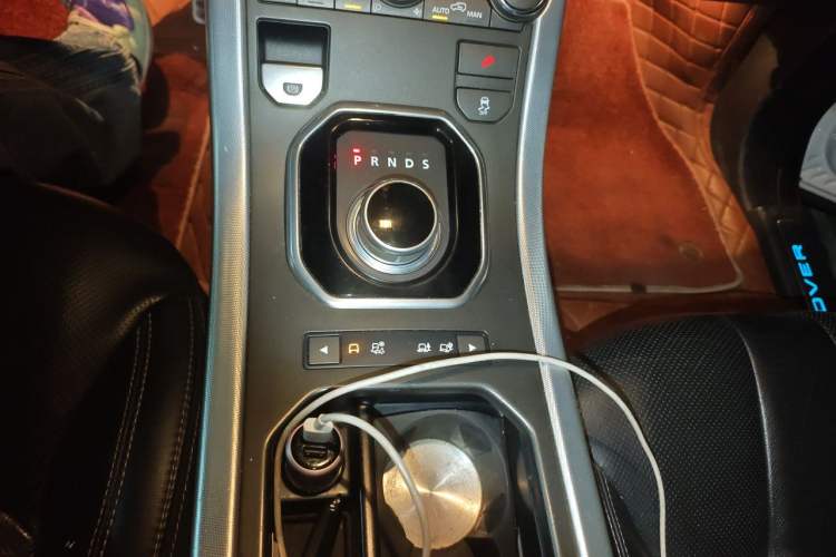 Used Land Rover Range Evoque 2013 2.0T 5-Door Ignite Edition Gear Lever