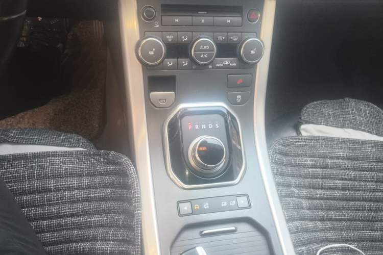 Used Land Rover Range Evoque 2013 2.0T 5-Door Yaozhen Edition Gear Lever