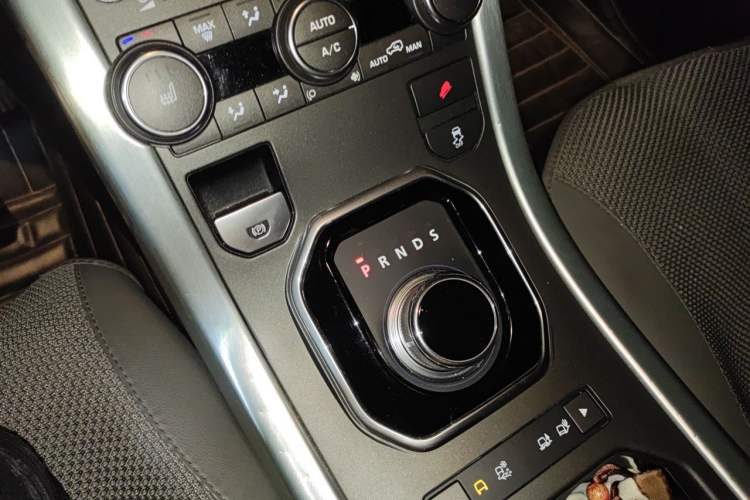 Used Land Rover Range Evoque 2013 2.0T 5-Door Ignite Edition Gear Lever