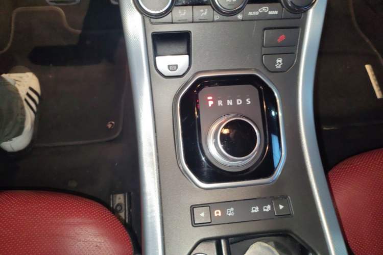 Used Land Rover Range Evoque 2013 2.0T 5-Door Ignite Edition Gear Lever