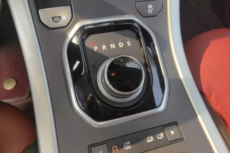 Used Land Rover Range Evoque 2013 2.0T 5-Door Ignite Edition Gear Lever