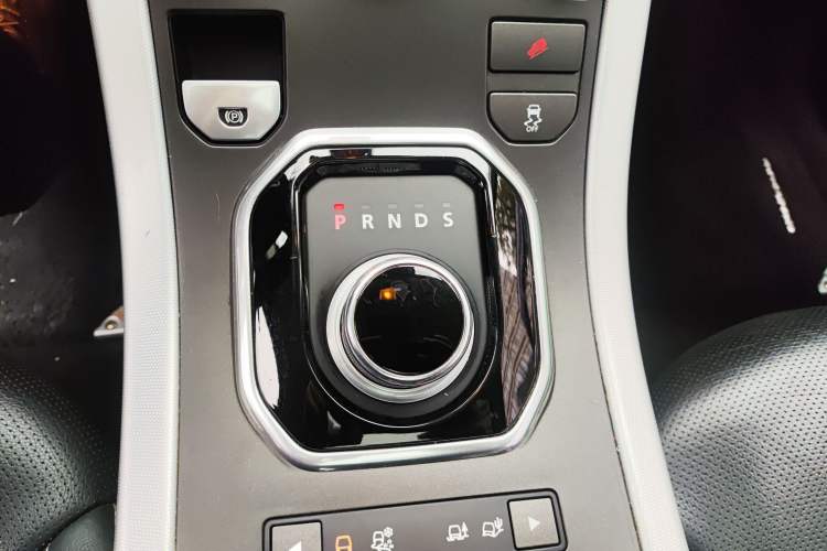 Used Land Rover Range Evoque 2013 2.0T 3-Door Ignite Edition Gear Lever