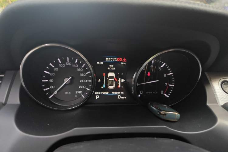 Used Land Rover Range Evoque 2013 2.0T 5-Door Ignite Edition Instrument Cluster