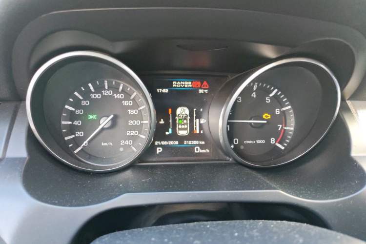 Used Land Rover Range Evoque 2013 2.0T 5-Door Ignite Edition Instrument Cluster