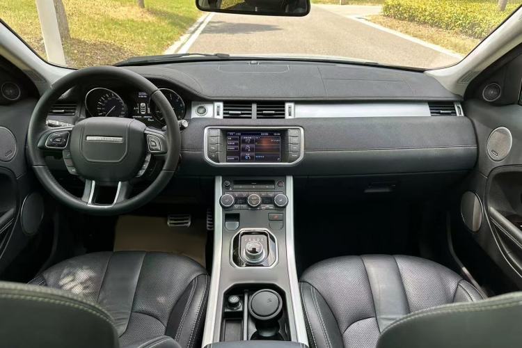 Used Land Rover Range Evoque 2013 2.0T 5-Door Ignite Edition Interior 2