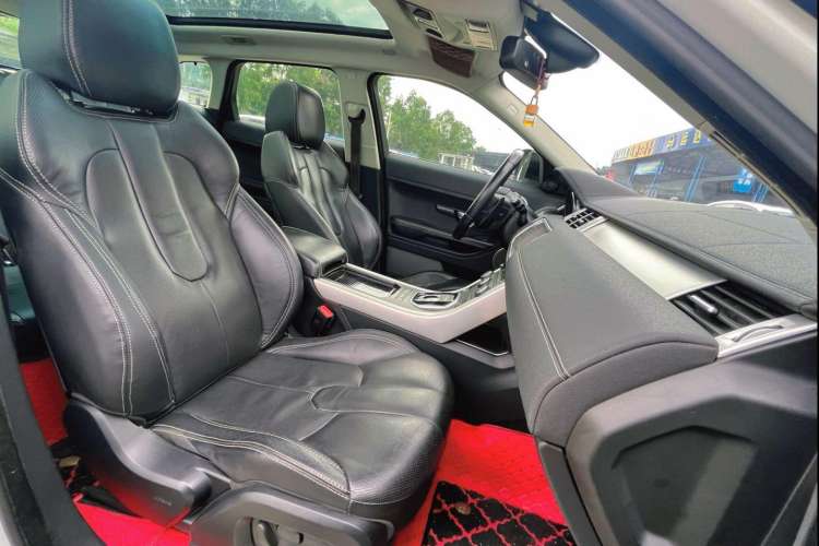 Used Land Rover Range Evoque 2013 2.0T 5-Door Ignite Edition Interior 4