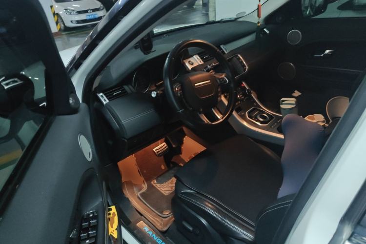 Used Land Rover Range Evoque 2013 2.0T 5-Door Ignite Edition Left Front Seat