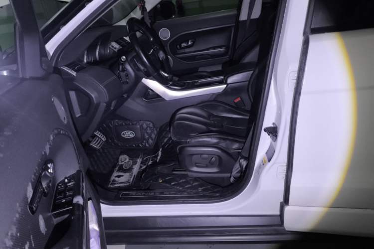 Used Land Rover Range Evoque 2013 2.0T 5-Door Ignite Edition Left Front Seat
