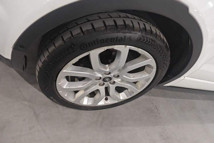 Used Land Rover Range Evoque 2013 2.0T 5-Door Ignite Edition Left Front Wheel Hub