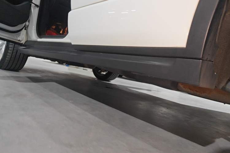 Used Land Rover Range Evoque 2013 2.0T 5-Door Ignite Edition Left Side Sill