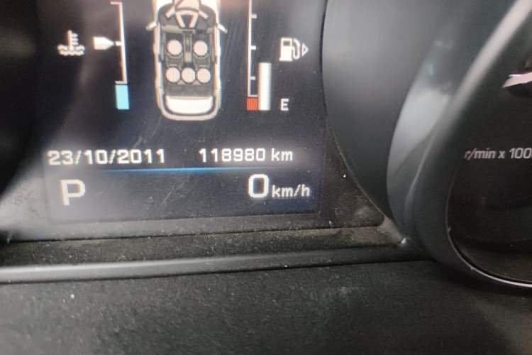 Used Land Rover Range Evoque 2013 2.0T 5-Door Ignite Edition Odometer Close Up
