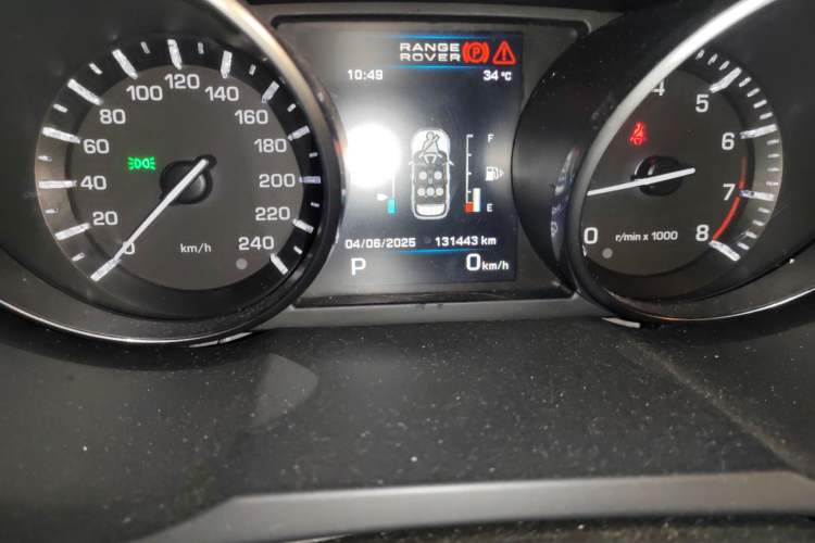 Used Land Rover Range Evoque 2013 2.0T 5-Door Yaozhen Edition Odometer Close Up