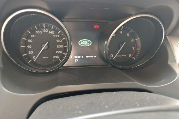Used Land Rover Range Evoque 2013 2.0T 5-Door Ignite Edition Odometer Close Up