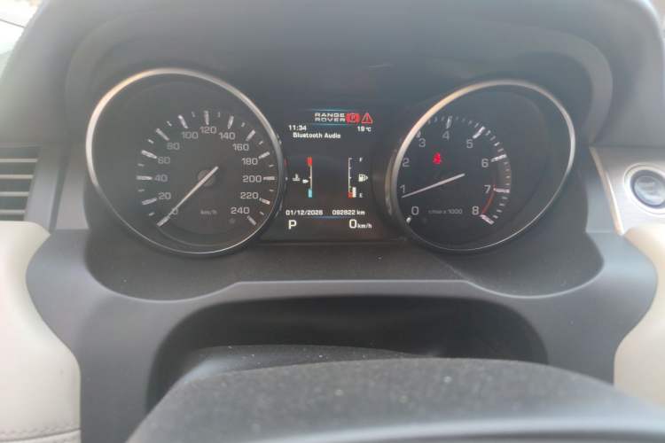 Used Land Rover Range Evoque 2013 2.0T 5-Door YAOZHI Edition Odometer Close Up