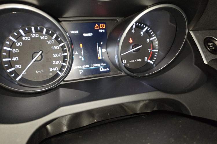 Used Land Rover Range Evoque 2013 2.0T 5-Door Ignite Edition Odometer Close Up
