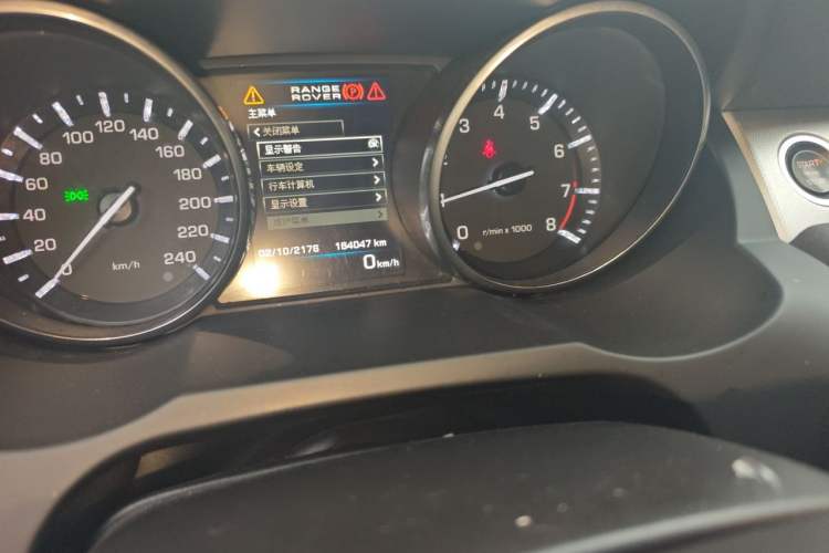 Used Land Rover Range Evoque 2013 2.0T 5-Door Ignite Edition Odometer Close Up