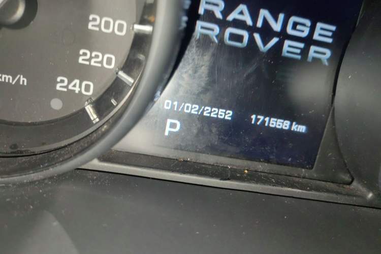 Used Land Rover Range Evoque 2013 2.0T 5-Door Ignite Edition Odometer Close Up