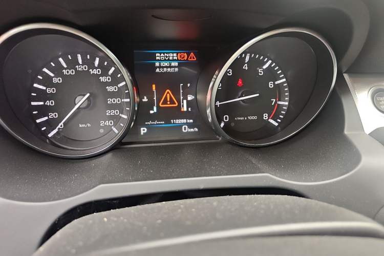 Used Land Rover Range Evoque 2013 2.0T 5-Door Ignite Edition Odometer Close Up