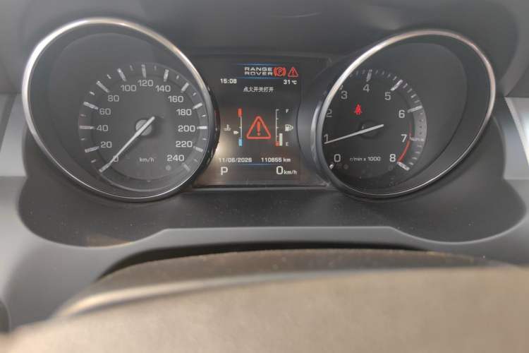 Used Land Rover Range Evoque 2013 2.0T 5-Door Ignite Edition Odometer Close Up