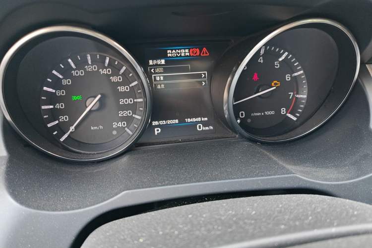 Used Land Rover Range Evoque 2013 2.0T 5-Door Ignite Edition Odometer Close Up