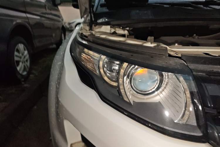 Used Land Rover Range Evoque 2013 2.0T 5-Door Ignite Edition Right Front Headlight