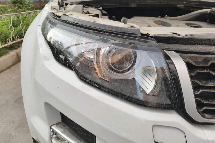 Used Land Rover Range Evoque 2013 2.0T 5-Door Yaozhen Edition Right Front Headlight