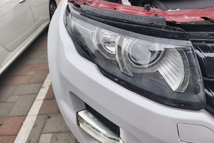 Used Land Rover Range Evoque 2013 2.2T 5-Door Diesel Edition Right Front Headlight