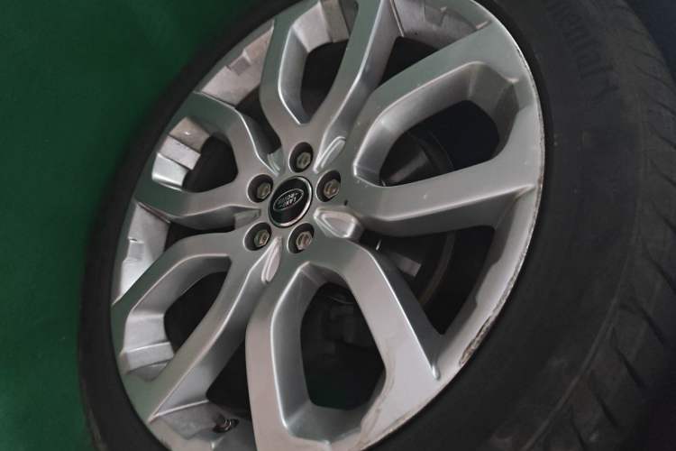 Used Land Rover Range Evoque 2013 2.0T 5-Door Ignite Edition Right Front Wheel Hub