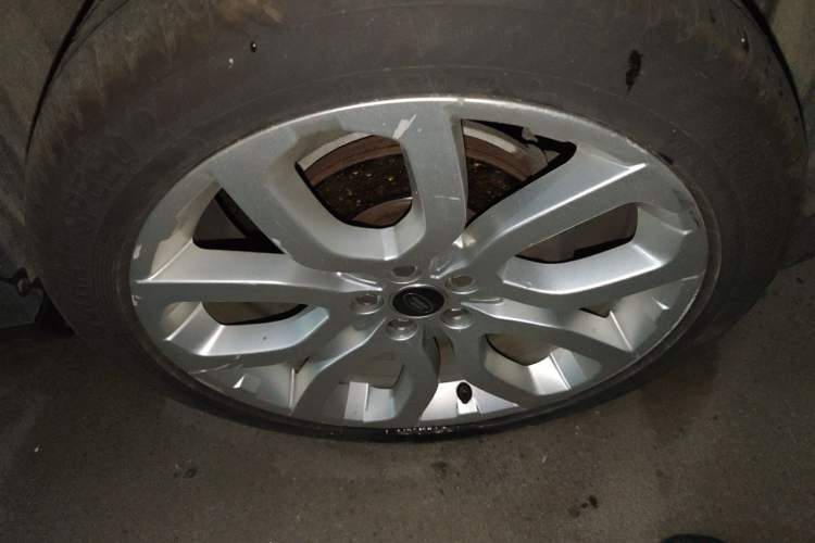 Used Land Rover Range Evoque 2013 2.0T 5-Door Ignite Edition Right Front Wheel Hub