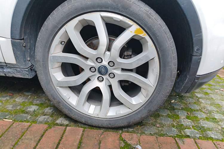 Used Land Rover Range Evoque 2013 2.0T 5-Door Ignite Edition Right Front Wheel Hub