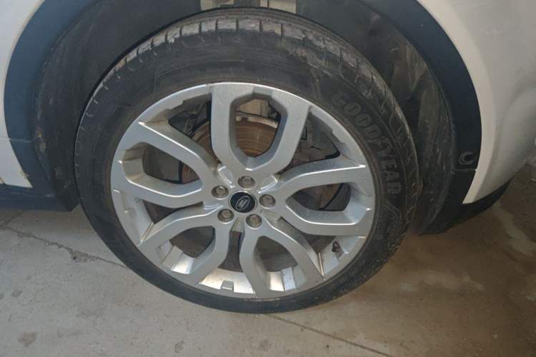 Used Land Rover Range Evoque 2013 2.0T 5-Door Ignite Edition Right Front Wheel Hub