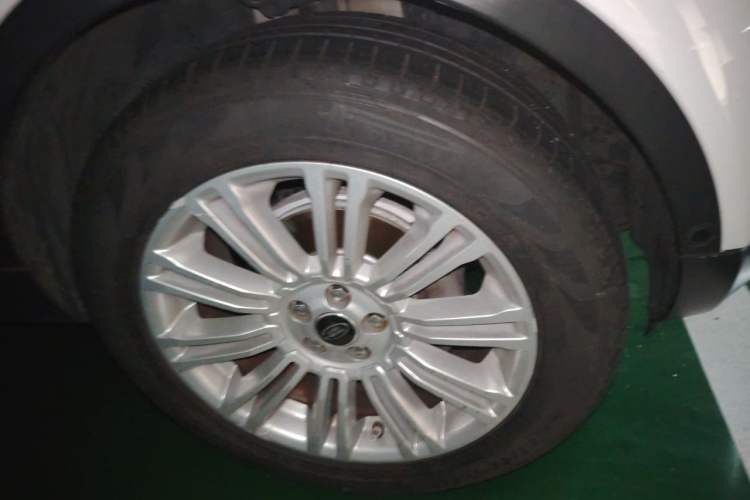 Used Land Rover Range Evoque 2013 2.0T 5-Door YAOZHI Edition Right Front Wheel Hub