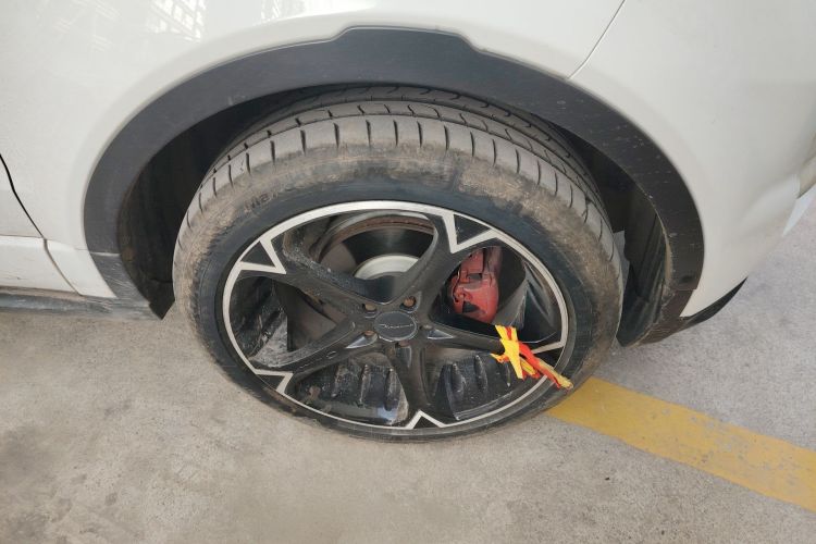 Used Land Rover Range Evoque 2013 2.0T 3-Door Ignite Edition Right Front Wheel Hub
