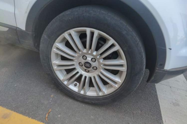 Used Land Rover Range Evoque 2013 2.0T 5-Door YAOZHI Edition Right Front Wheel Hub