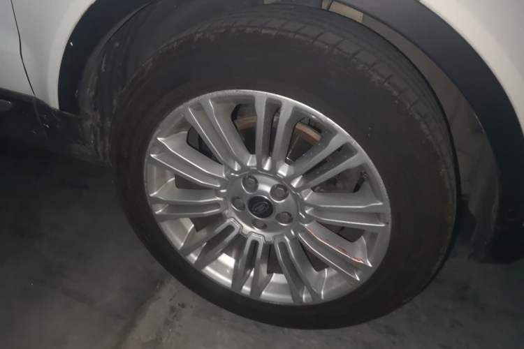 Used Land Rover Range Evoque 2013 2.0T 5-Door YAOZHI Edition Right Front Wheel Hub