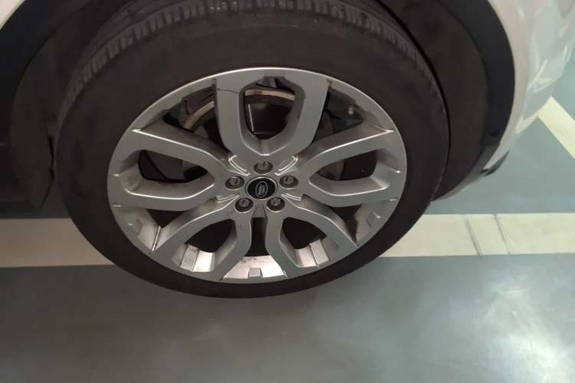 Used Land Rover Range Evoque 2013 2.0T 5-Door Ignite Edition Right Front Wheel Hub