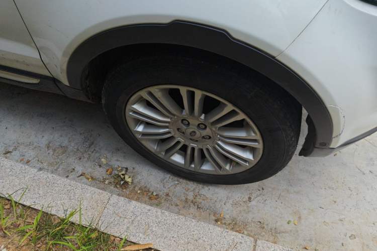 Used Land Rover Range Evoque 2013 2.0T 5-Door YAOZHI Edition Right Front Wheel Hub