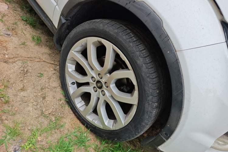 Used Land Rover Range Evoque 2013 2.0T 5-Door Ignite Edition Right Front Wheel Hub