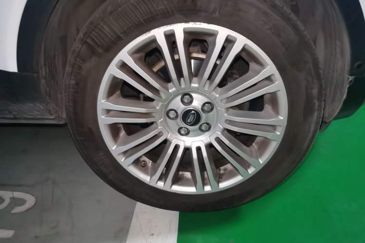Used Land Rover Range Evoque 2013 2.0T 3-Door YAOZHI Edition Right Front Wheel Hub