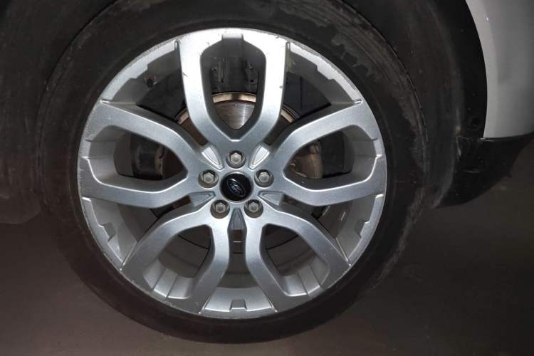 Used Land Rover Range Evoque 2013 2.0T 5-Door Ignite Edition Right Front Wheel Hub