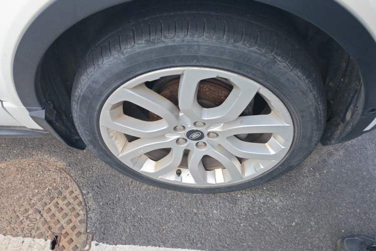 Used Land Rover Range Evoque 2013 2.0T 5-Door Ignite Edition Right Front Wheel Hub